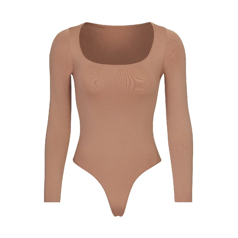 ESSENTIAL LONG SLEEVE SCOOP NECK BODYSUIT | TIGERS EYE